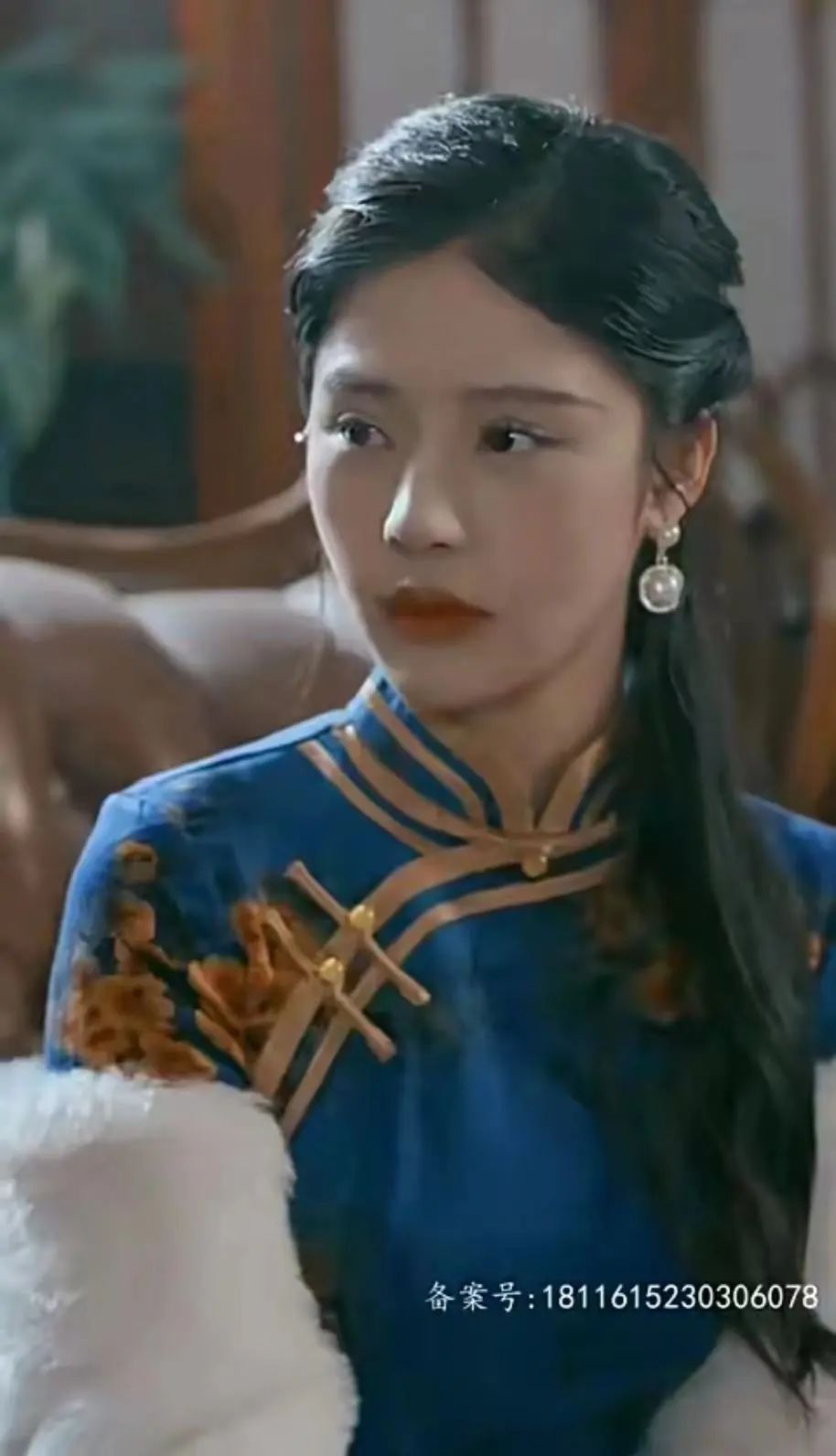 拆解《司令宠妾灭妻,我转身出府嫁少帅》:双重穿越,双线演绎