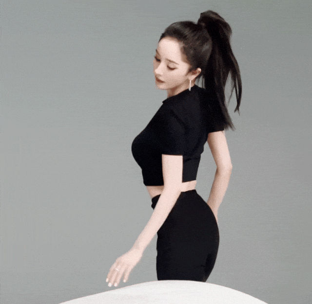 &ldquo;性感女王&rdquo;杨幂爆改椰汁女神，椰树慌了