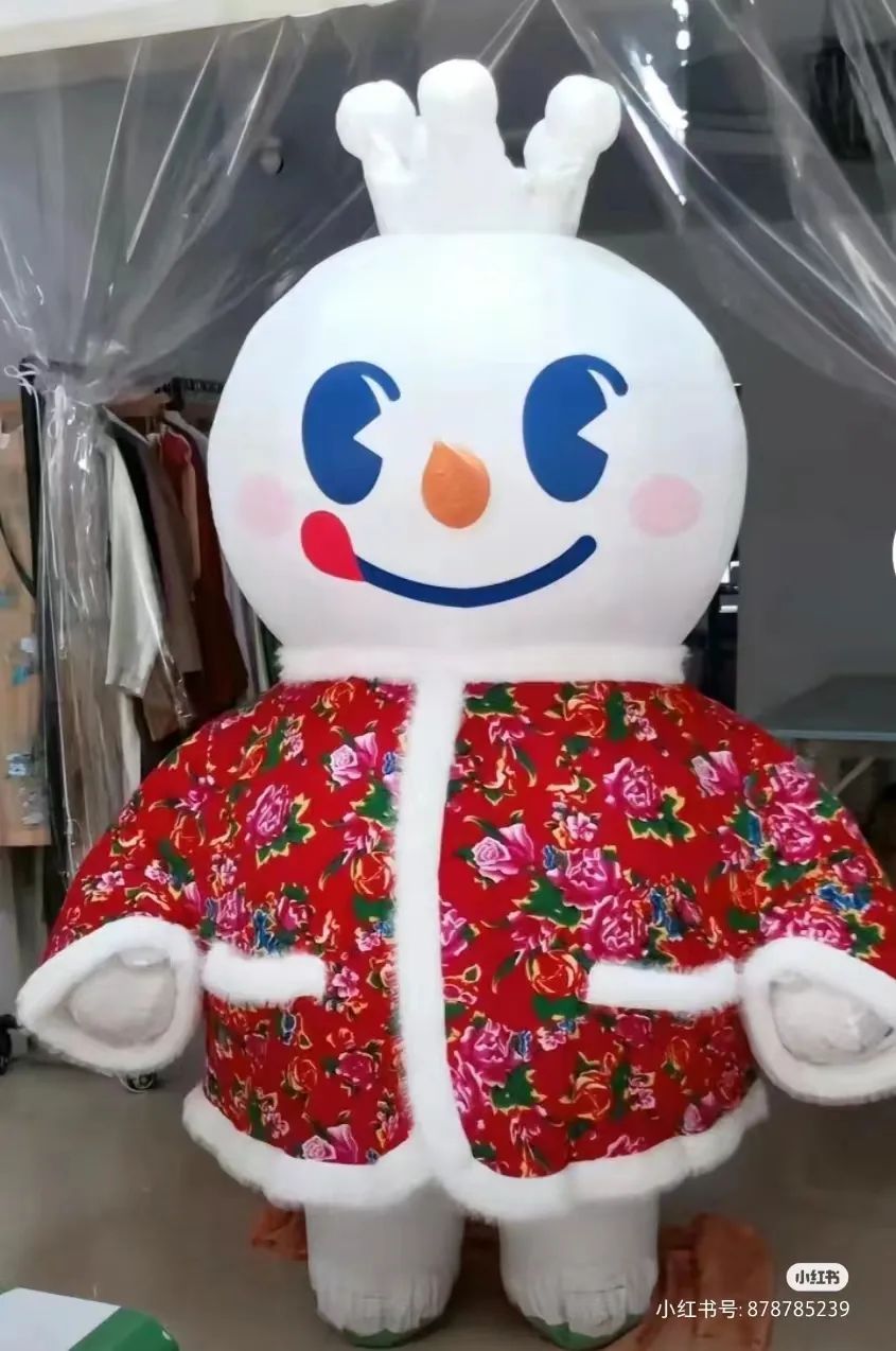 蜜雪冰城的“痰盂”炸裂全网,吴亦凡看完都笑吐!