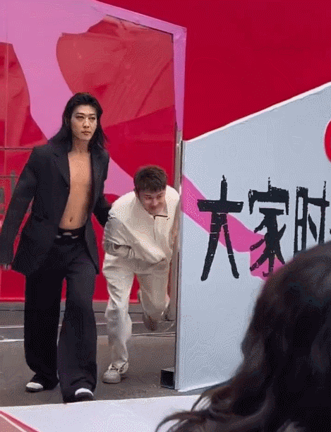 弄堂里办起时装周,小红书太“不正经”了