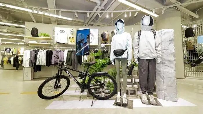 直播首秀成交超1500万,59岁“直播新手”,如何重塑美特斯邦威?