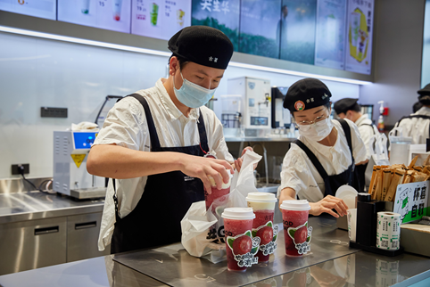 一年12亿杯,浙江县城的奶茶店,赚了“亿”元冲刺IPO