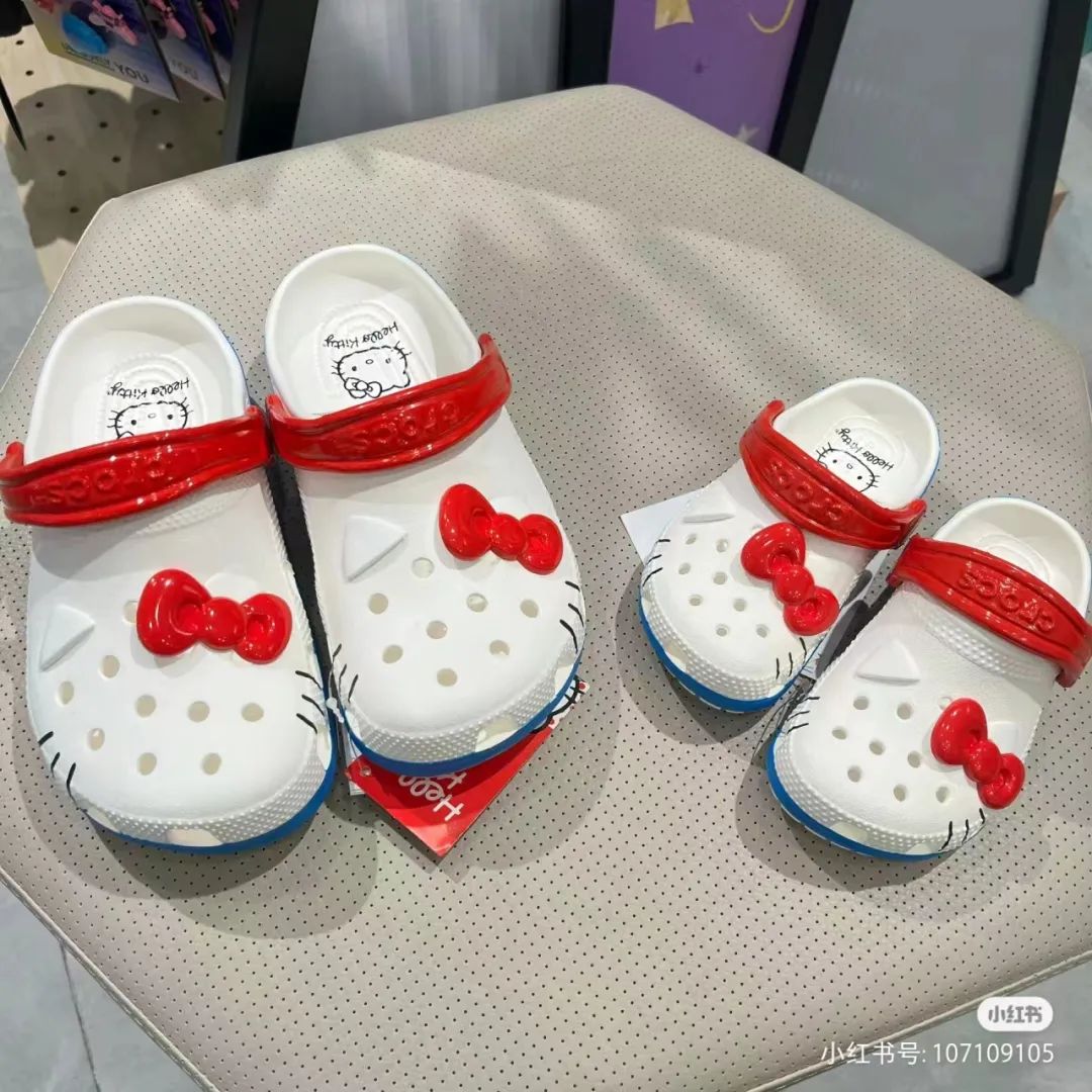 “史上最丑鞋”的新联名,随机吓哭一个HelloKitty控!