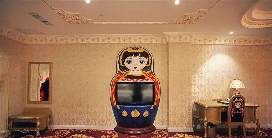 “殡葬风”LV曝光被群嘲,网友:吸血鬼聚会!