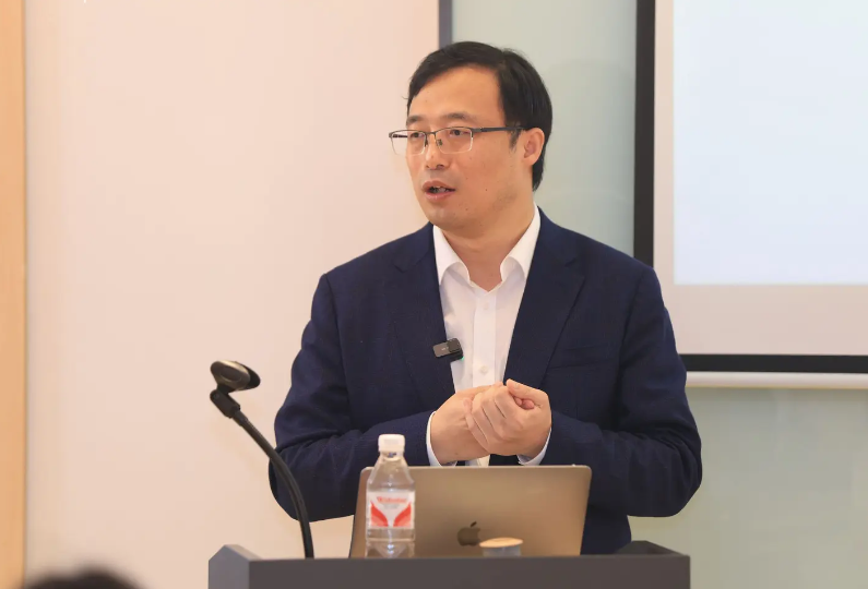 都在&ldquo;听劝+宠粉&rdquo;，为何只有洁柔出圈？
