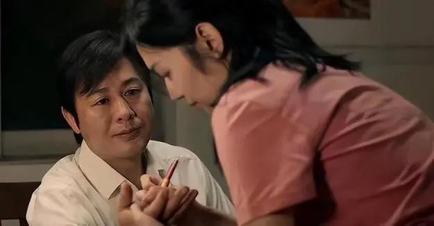 文案拖翻了张颂文。