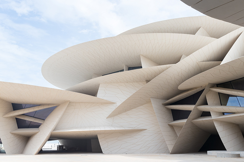 卡塔尔建筑杀出圈了!遍地“建筑界诺贝尔奖”得主设计作品!网友:土豪国的设计,竟然一点也不土!