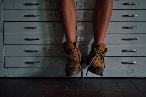 鞋子feet-1246673__340.jpg