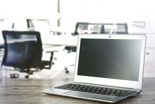 职场laptop-in-the-office-1967479__340.jpg