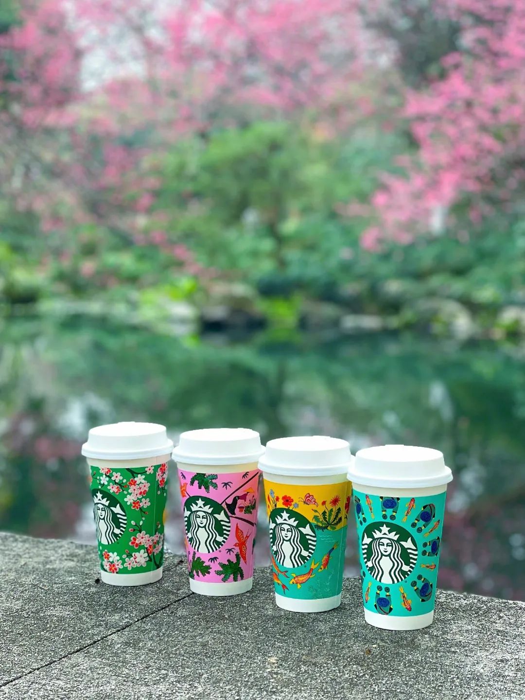 星巴克「咖啡杯里的美术馆」，将春天握在手上