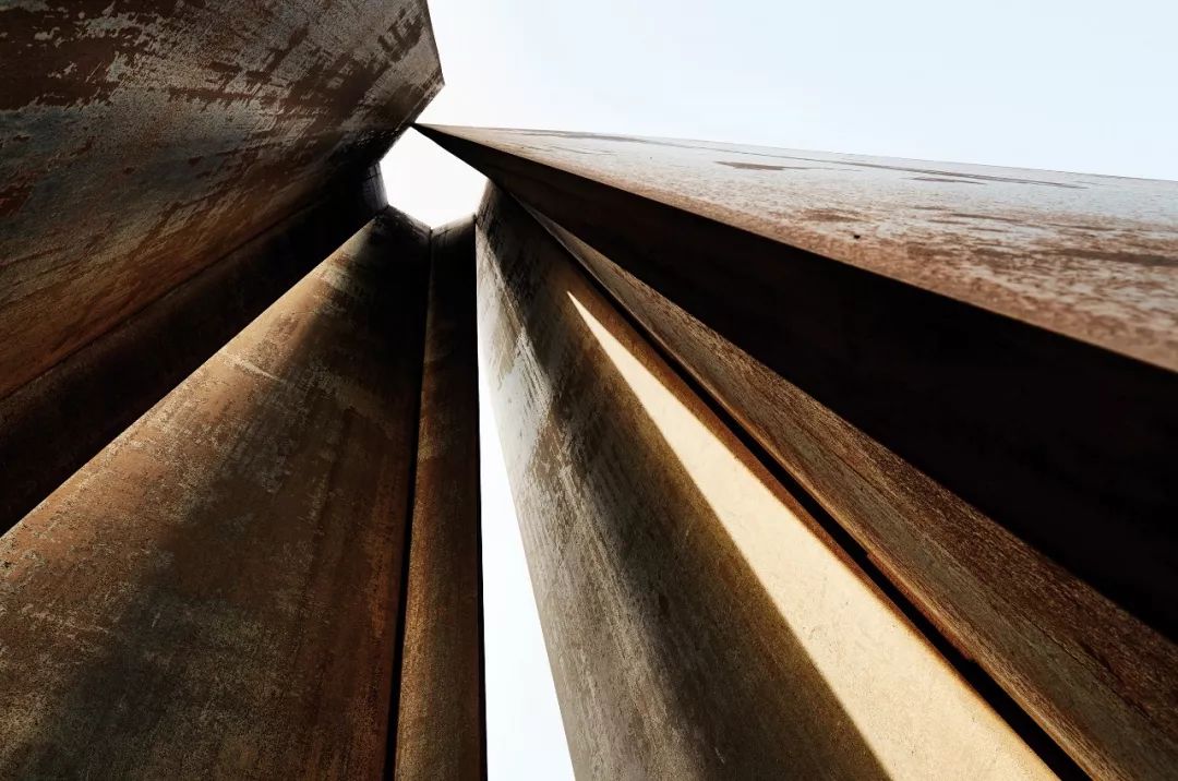 卡塔尔建筑杀出圈了!遍地“建筑界诺贝尔奖”得主设计作品!网友:土豪国的设计,竟然一点也不土!