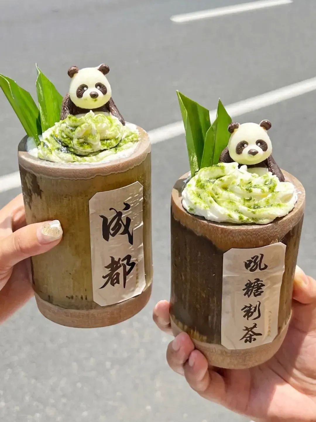 从“流量密码”变成“人人喊打”?火爆全网的竹筒奶茶,翻车了!网友:30块钱买个包装,大冤种啊!