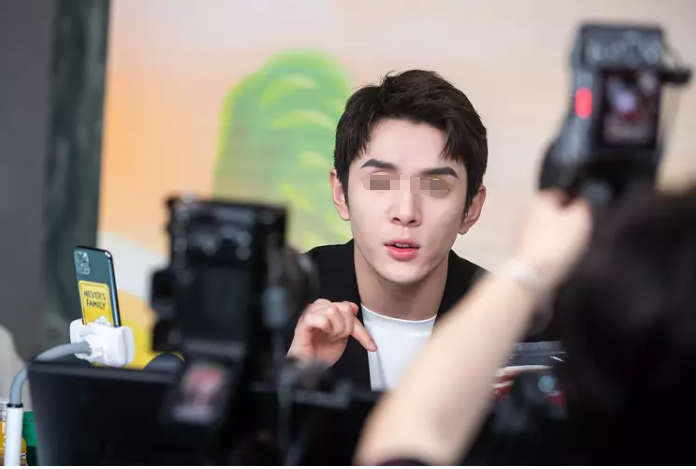 李佳琦，