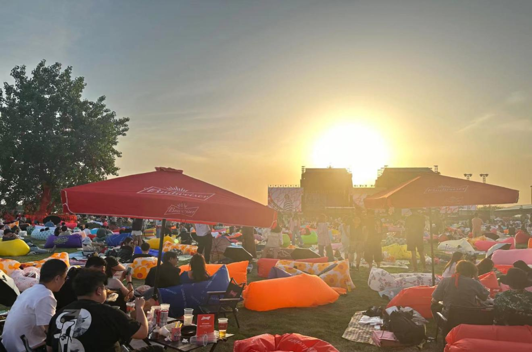 5天6亿票房、啤酒等品牌入局,今年五一“音乐节”杀疯了?