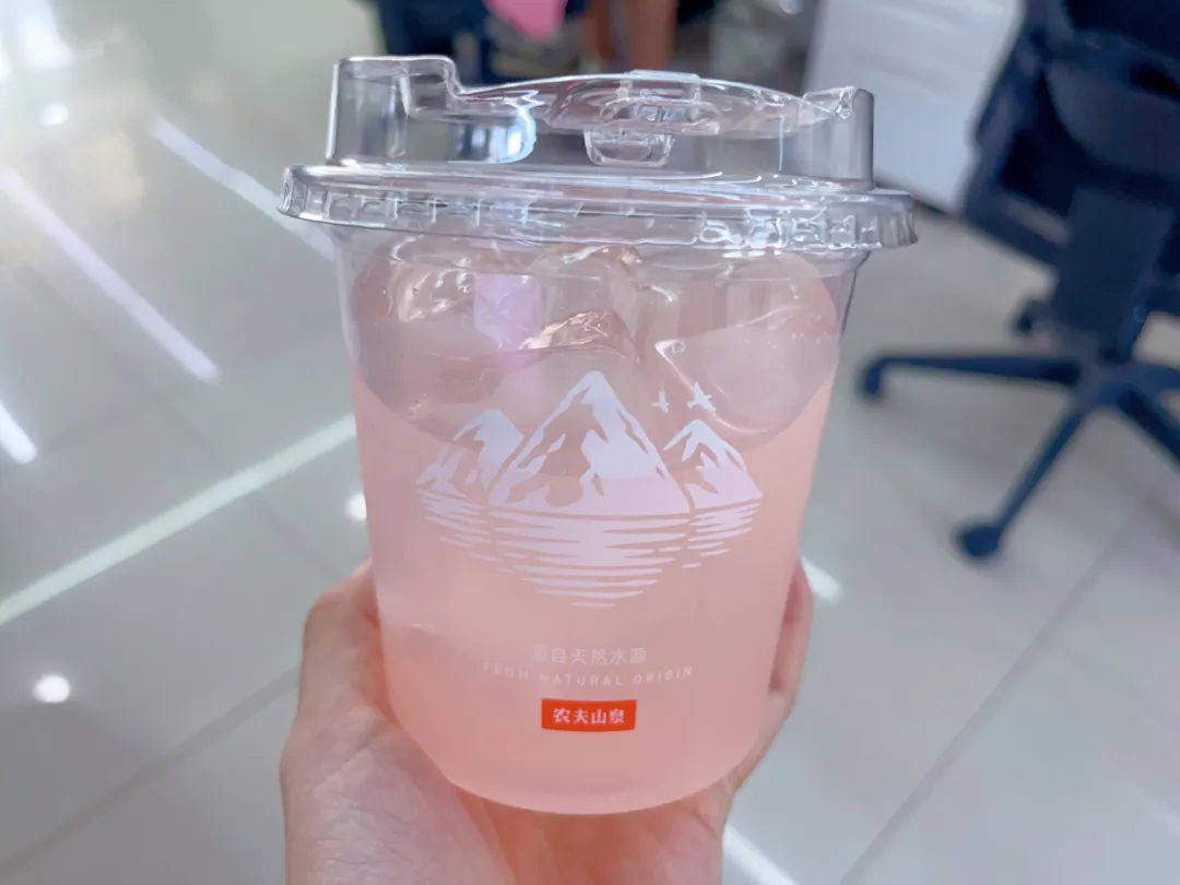 一元冰杯成&ldquo;泥石流&rdquo;，&ldquo;雪王&rdquo;做错了啥？
