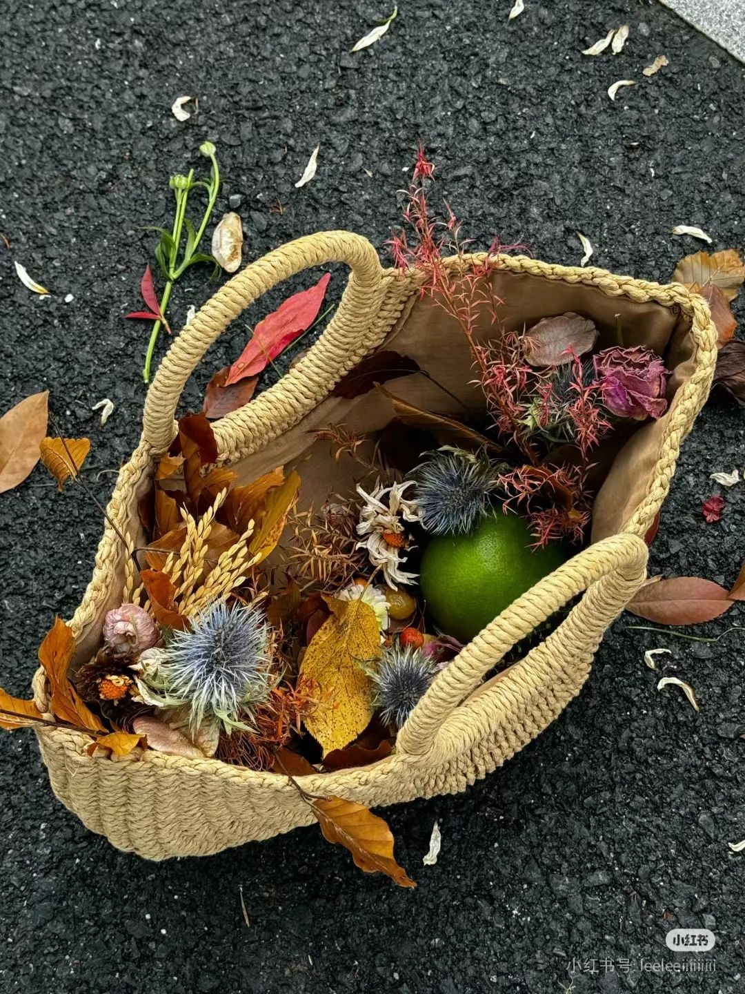 接棒&ldquo;秋天第一杯奶茶&rdquo;，&ldquo;捡秋&rdquo;被瑞幸玩坏了！
