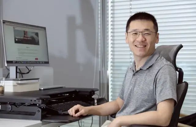 全球“穷人”+中国工厂,撑起拼多多