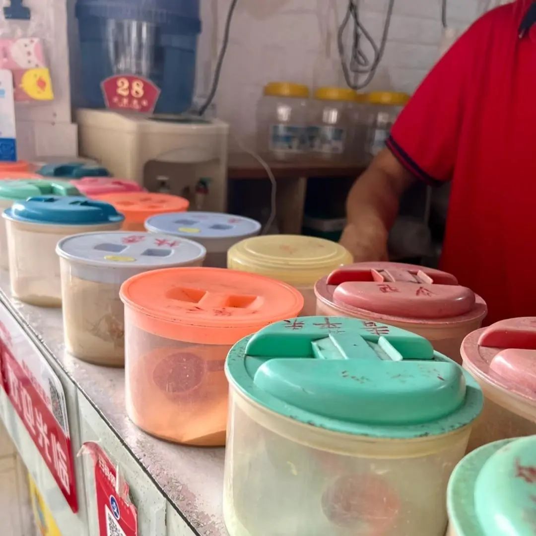 奶茶&ldquo;卷&rdquo;向海外，卖50元一杯，还不如打零工