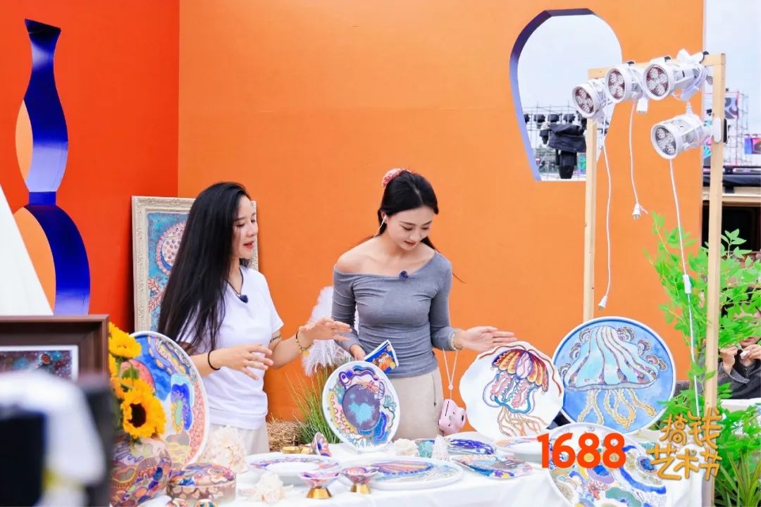 只想“搞钱”的年轻人,有了绝佳生意搭子