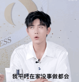 单纯？我装的！阿瑟又给众品牌上了一课