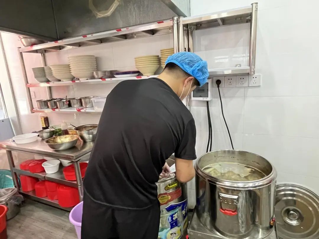 甘肃麻辣烫迎来&ldquo;倒闭潮&rdquo;，谁在赚钱，谁在裸泳？