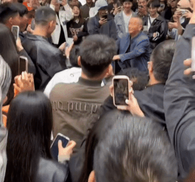 &ldquo;成都迪士尼&rdquo;被挤爆！最大赢家终于出现了