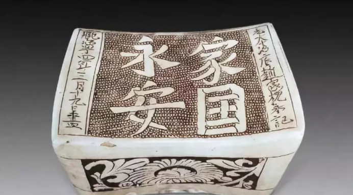 &ldquo;什么时候能带我回家？&rdquo;玉壶真的成精了！网友赴英拍摄自制短剧《逃出大英博物馆》