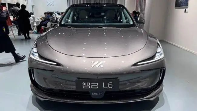 擅长道歉的智己,为何迎不来自己的春天