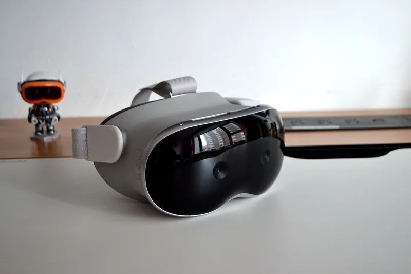 3万元苹果Vision Pro遇冷,千元华强北Vision SE逆袭上位