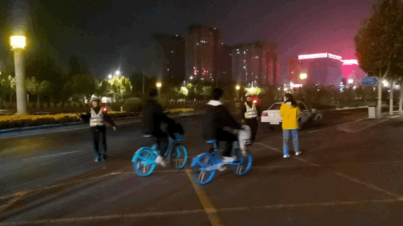 其实，年轻人并不喜欢&ldquo;夜骑开封&rdquo;！