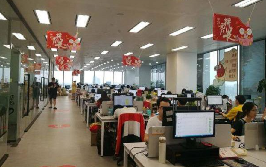 拼多多时薪600元?2025互联网公司『时薪排行榜』曝光,看看你在第几梯队