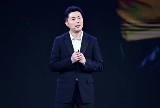 霸王茶姬“上门服务”被曝光,惹怒全网打工人!