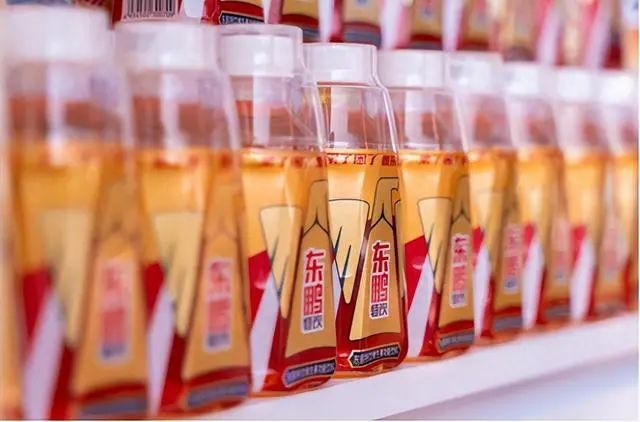 靠5元饮料年捞158亿,中国新快消首富赚麻了!