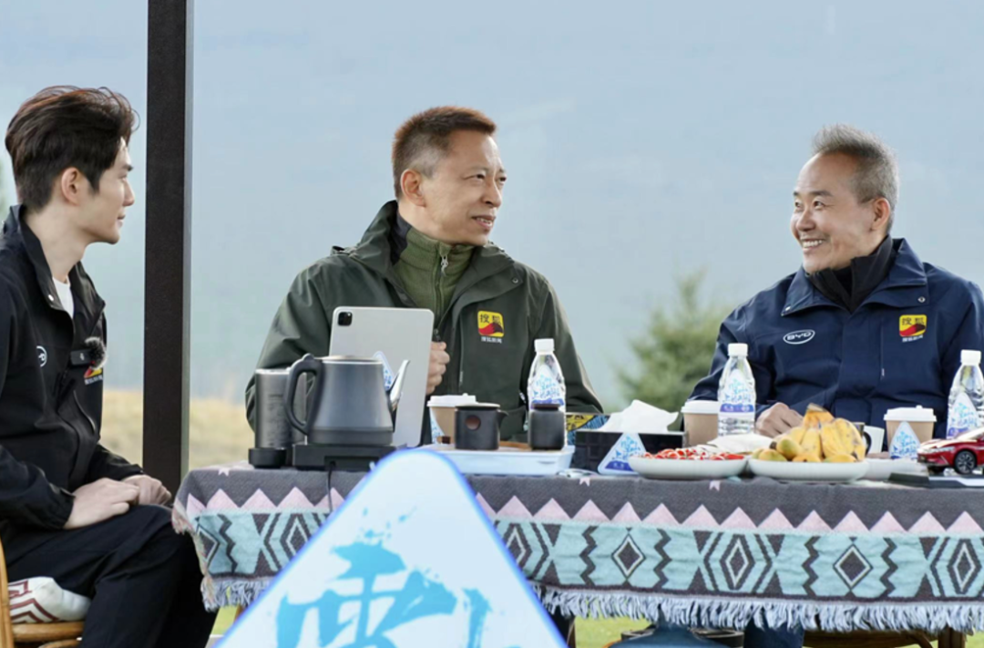 张朝阳、王石和夏伯渝的登山局,透露了哪些内容直播新风口?
