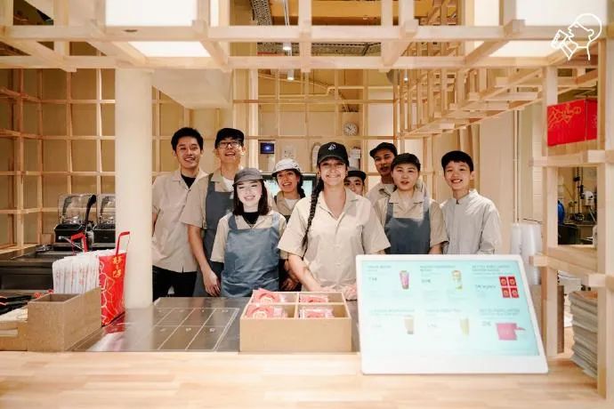 「阴间滤镜」专家BBC,竟然这样说中国喜茶