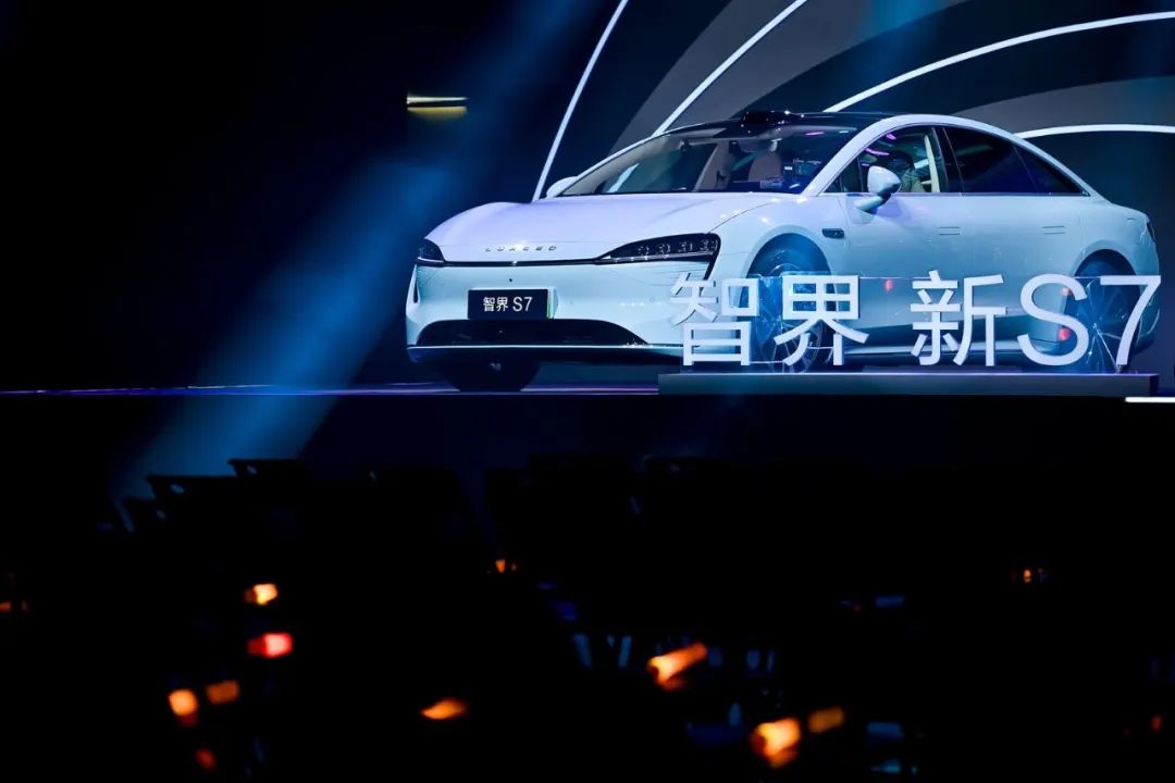 释放自我,智界新S7成为年轻人最爱的“第三空间”