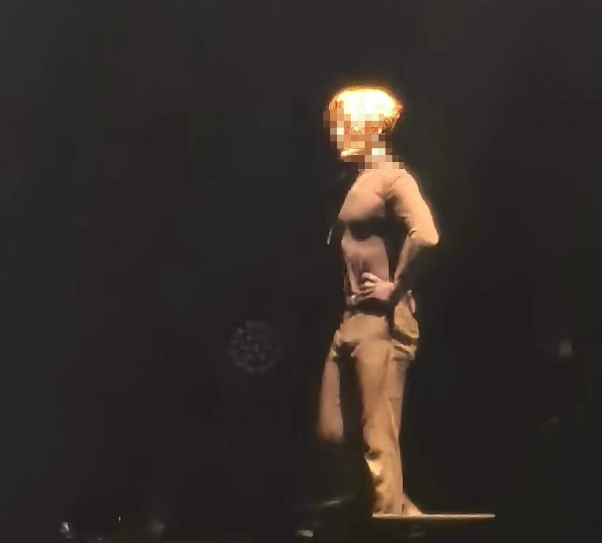 比杜蕾斯还野!王嘉尔口红广告翻车笑疯了