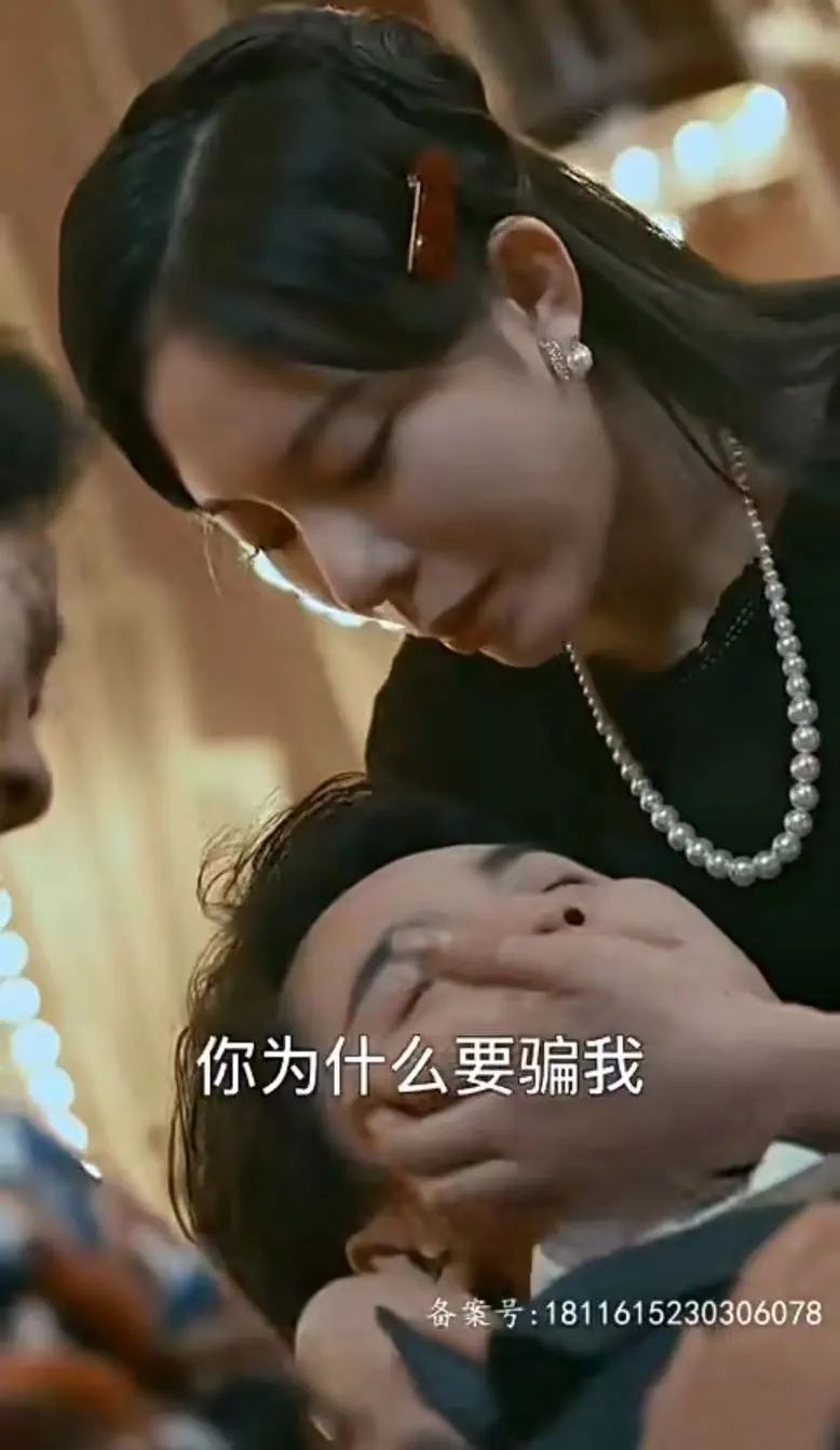 拆解《司令宠妾灭妻,我转身出府嫁少帅》:双重穿越,双线演绎