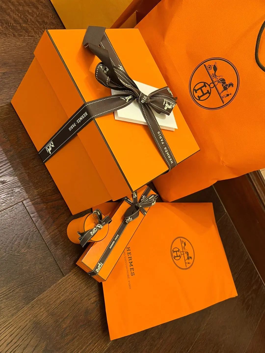 LV柜姐背后,揭开奢侈品的遮羞布