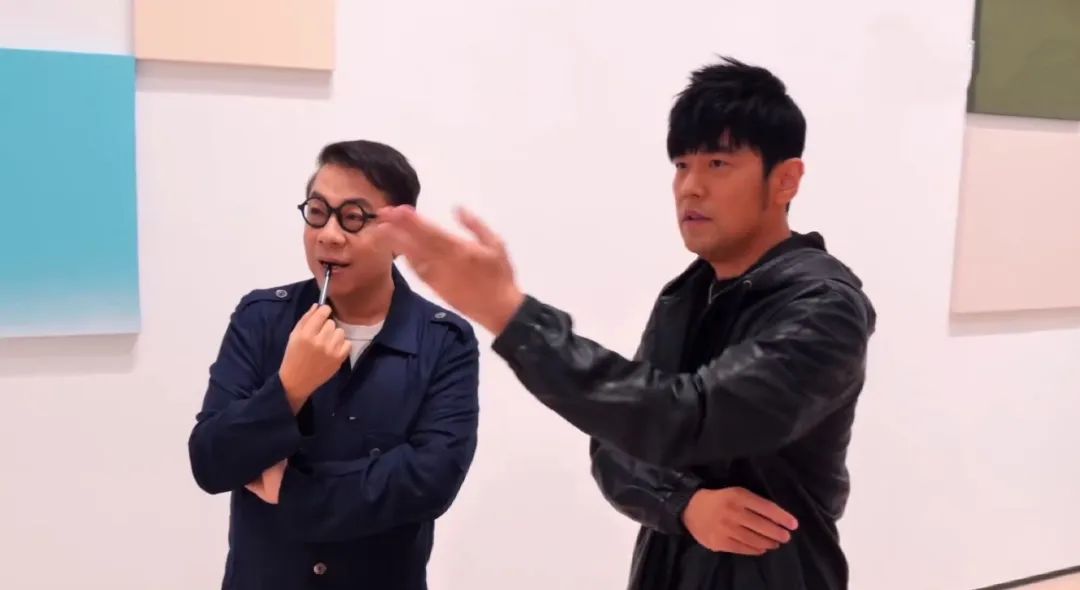 蔡康永开“冤种”艺术展,周杰伦一口气买3张?批发进货式购买,引粉丝不解!网友:看不懂啊,这也算艺术品?
