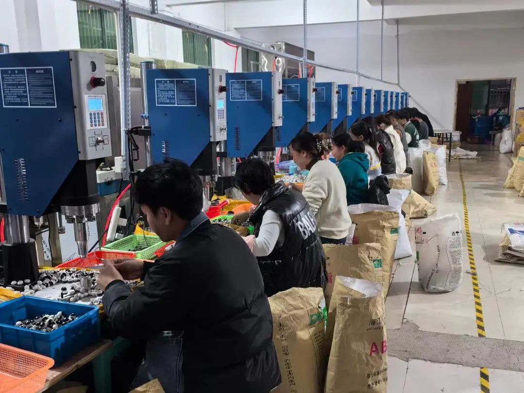 日产10万个不够卖，魔性&ldquo;刀乐哥&rdquo;，把义乌小玩具卖到全世界