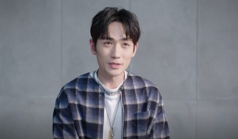 《消失的她》，与站在何非背后的他