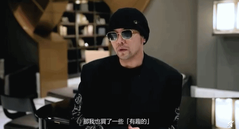 蔡康永开“冤种”艺术展,周杰伦一口气买3张?批发进货式购买,引粉丝不解!网友:看不懂啊,这也算艺术品?