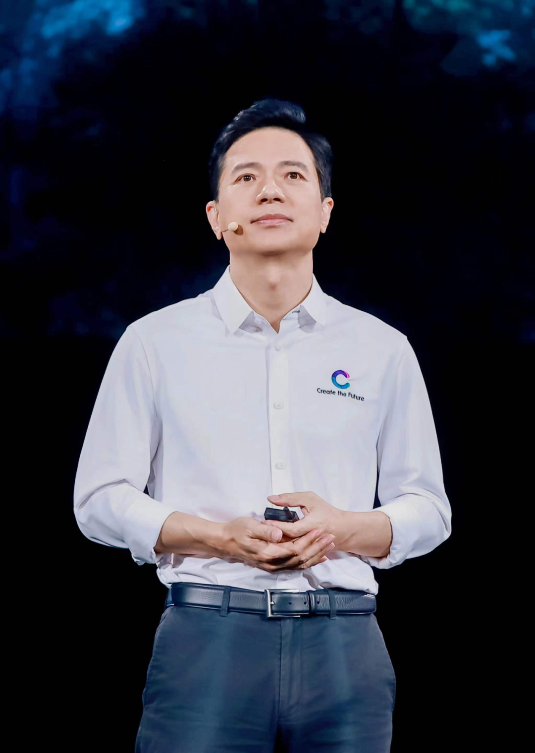 李彦宏不寒碜：不赚钱，做大模型干吗？
