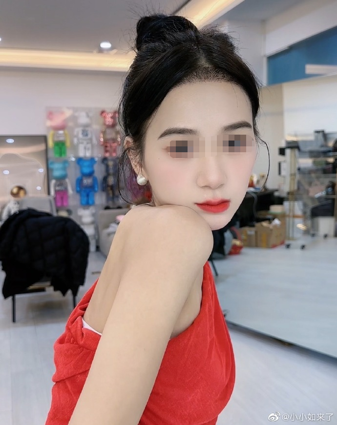 被扔臭鸡蛋的女网红,78亿身价全是炒作出来的?