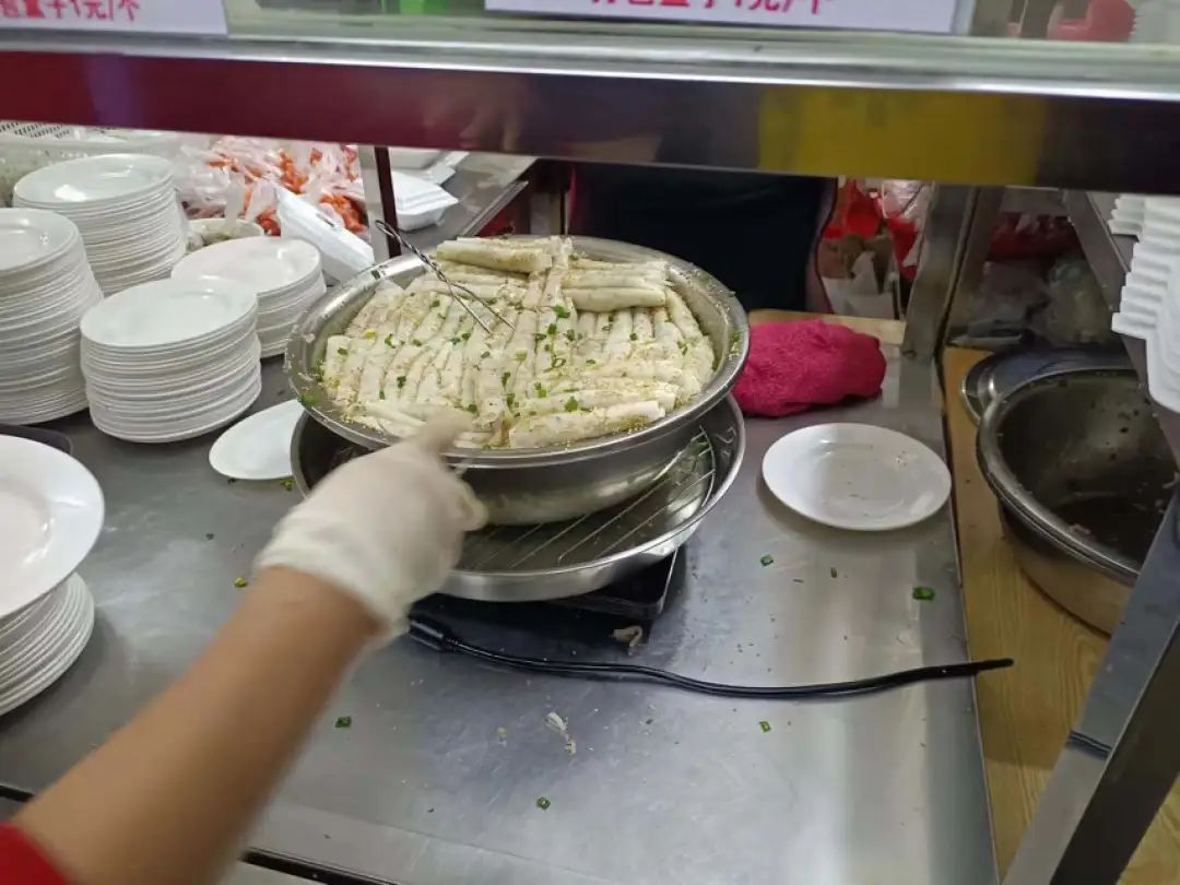舌尖上的县城：8元麻辣烫，8年没涨价