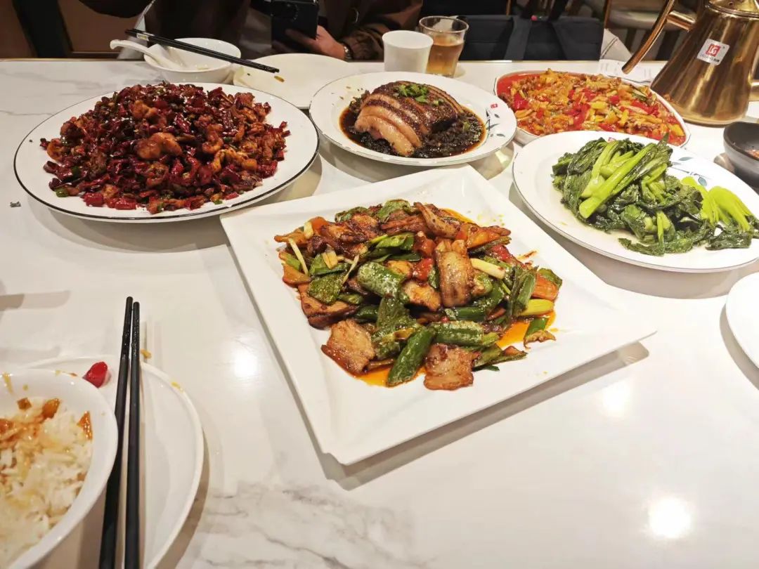 香港人排队送钱后，蜜雪们开始&ldquo;北伐&rdquo;香港开店