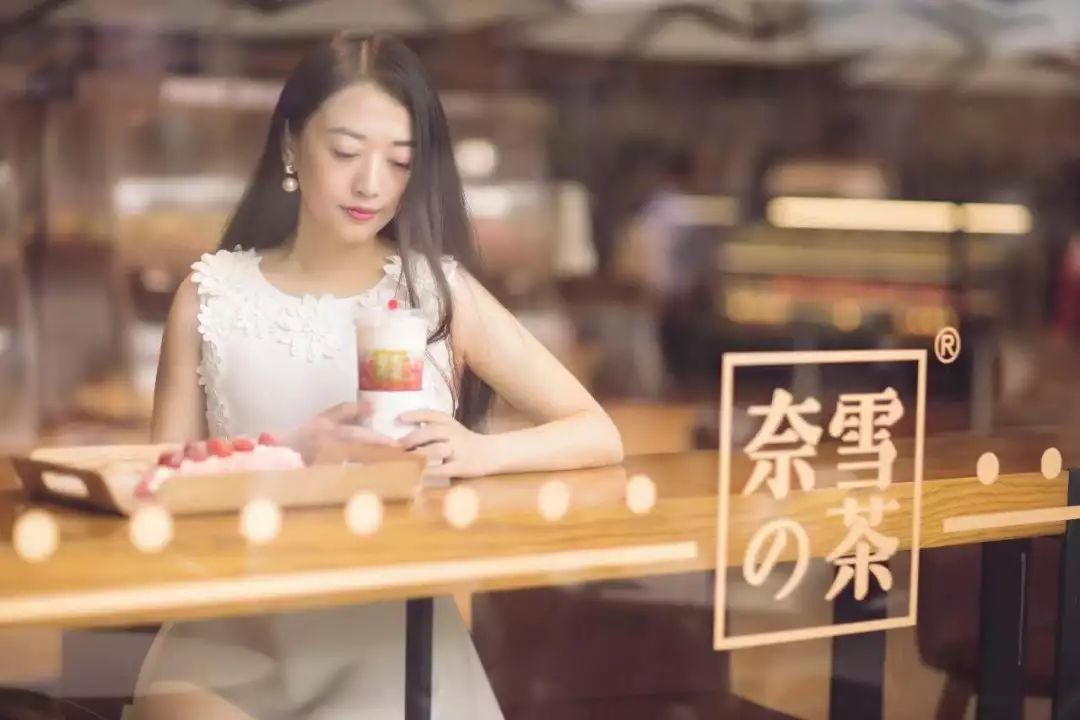当前,快消品企业不仅要关注线上全渠道的变化,更要关注线下多渠道的变化