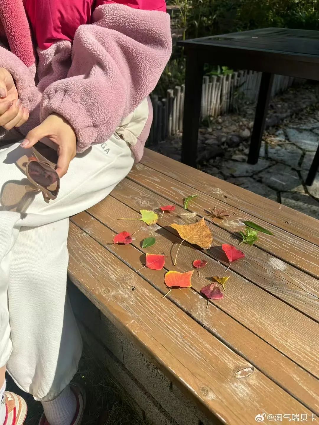 接棒&ldquo;秋天第一杯奶茶&rdquo;，&ldquo;捡秋&rdquo;被瑞幸玩坏了！