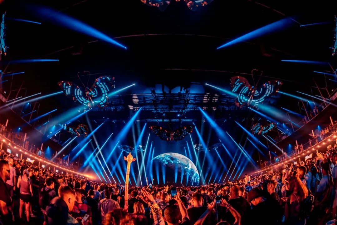百威 x Tomorrowland,用最in的电音节撬动年轻圈层